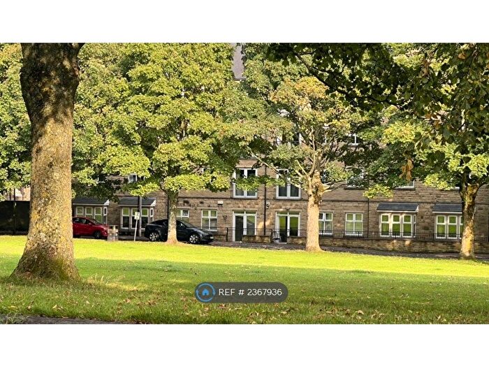 2 Bedroom Flat To Rent In Savile Grange Apartments, Halifax, HX1