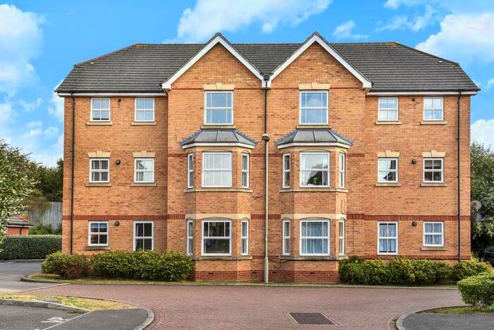 2 Bedroom Apartment To Rent In Awgar Stone Road, Headington, OX3