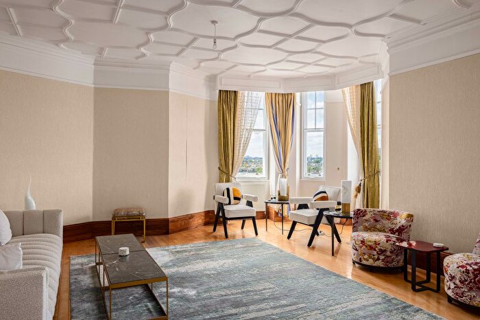 6 Bedroom Penthouse To Rent In Oakwood Court, London, W14