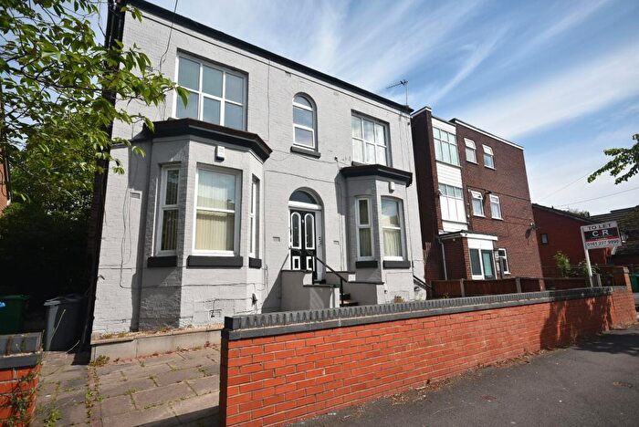 1 Bedroom Apartment To Rent In Brook Road, Fallowfield, Manchester., M14