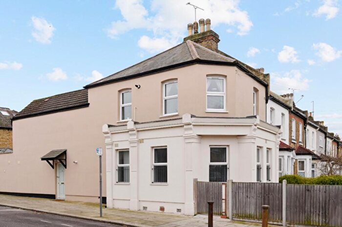 2 Bedroom Flat To Rent In Selborne Road, London, N22