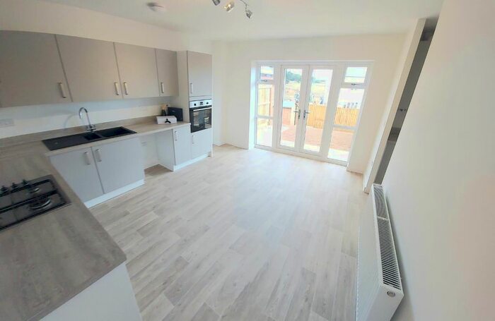 3 Bedroom Property To Rent In Dart Avenue, Exeter, EX2