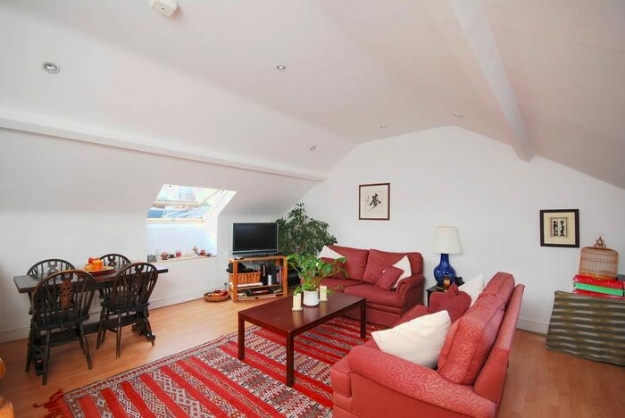 3 Bedroom Flat To Rent In Horsford Road, Brixton, London, SW2
