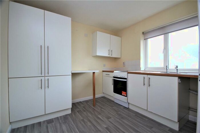 1 Bedroom Apartment To Rent In South Street, Lancing, West Sussex, BN15