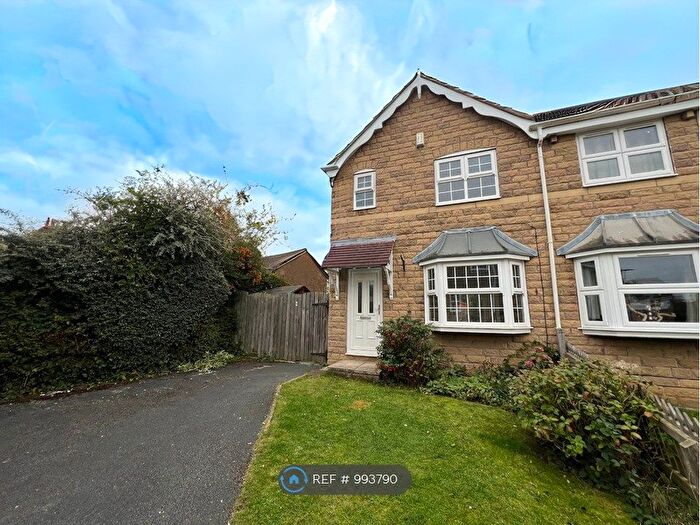 3 Bedroom Semi-Detached House To Rent In Clarence Mews, Leeds, LS18