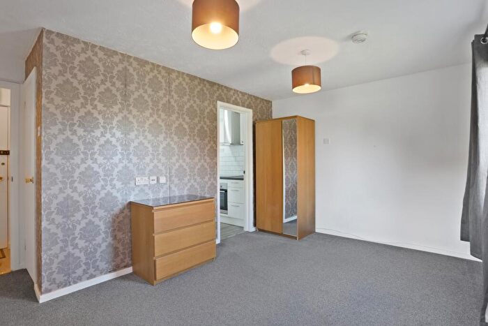 Studio To Rent In Ashbury Crescent, Merrow, GU4