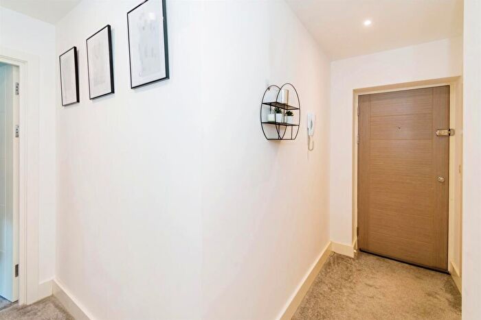 1 Bedroom Apartment For Sale In Queens Terrace, Southampton, SO14