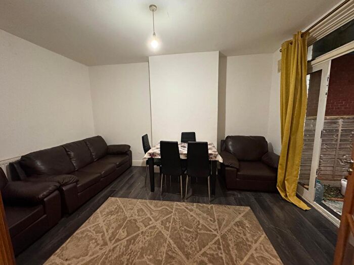 4 Bedroom Terraced House To Rent In Pinner Road, Harrow, HA1