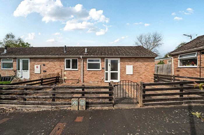2 Bedroom Bungalow For Sale In Leominster, Herefordshire, HR6
