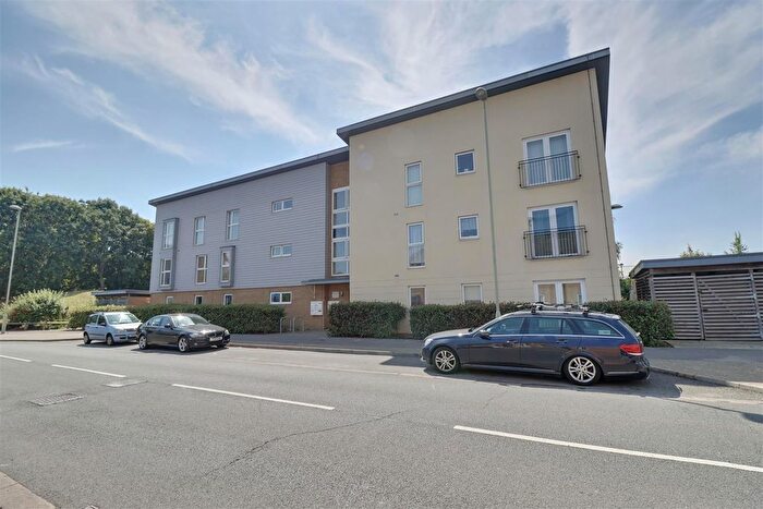 2 Bedroom Flat To Rent In Howe Road, Gosport, PO13