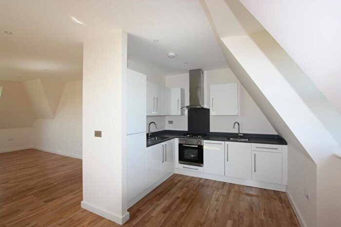 2 Bedroom Flat To Rent In Brent View House, North Circular Road, Golders Green, NW11