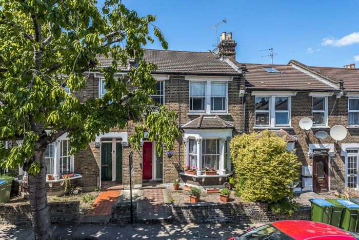 2 Bedroom Flat To Rent In Fairthorn Road London, SE7