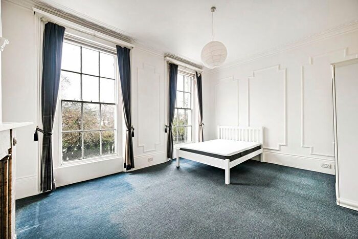 Studio To Rent In Thornhill Square, Islington, London, N1