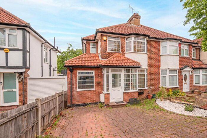 1 Bedroom Maisonette To Rent In The Greenway, Colindale, London, NW9