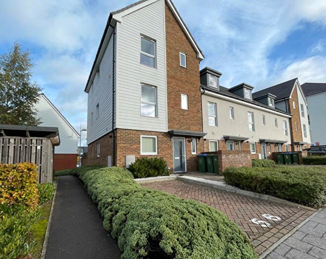 4 Bedroom House To Rent In Rookfield Road, Faygate, Horsham, RH12