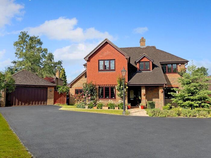 5 Bedroom Detached House To Rent In Horsell, Woking, GU21