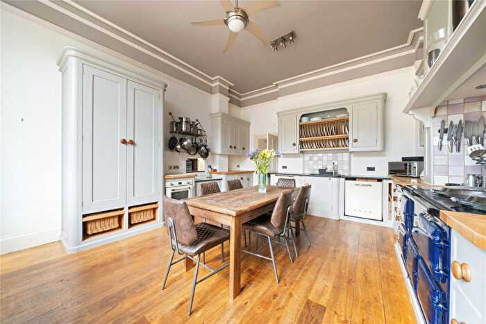 8 Bedroom Detached House For Sale In Staplestreet Road, Hernhill, Faversham, Kent, ME13