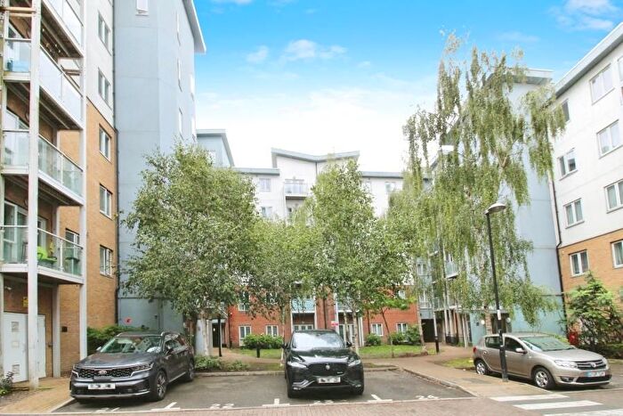 1 Bedroom Flat For Sale In Foundry Court, Close To Slough Station, SL2
