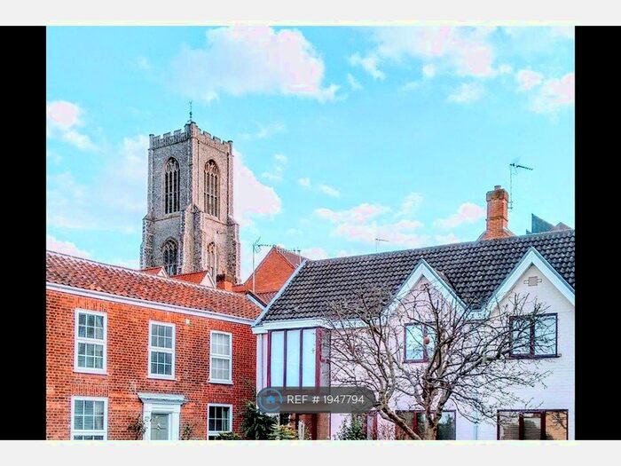 3 Bedroom Semi-Detached House To Rent In Damocles Court, Norwich, NR2