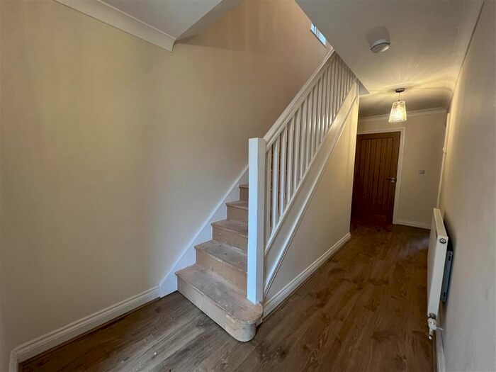 3 Bedroom Property To Rent In Woodland Road, Neath, SA10