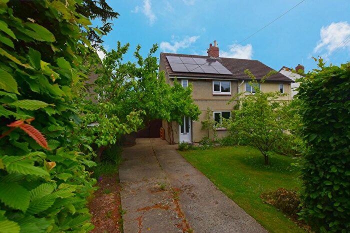 2 Bedroom Semi-Detached House For Sale In Marlborough Avenue, Kidlington, OX5