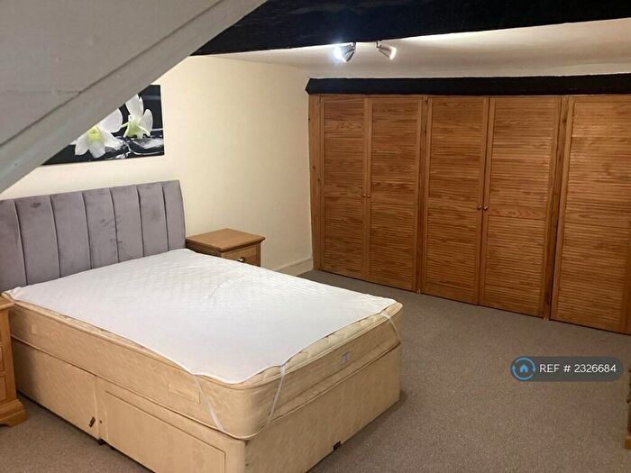 2 Bedroom Flat To Rent In Bath Road, Swindon, SN1