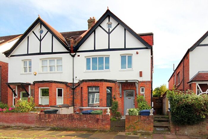 3 Bedroom Flat To Rent In Shakespeare Road, W7