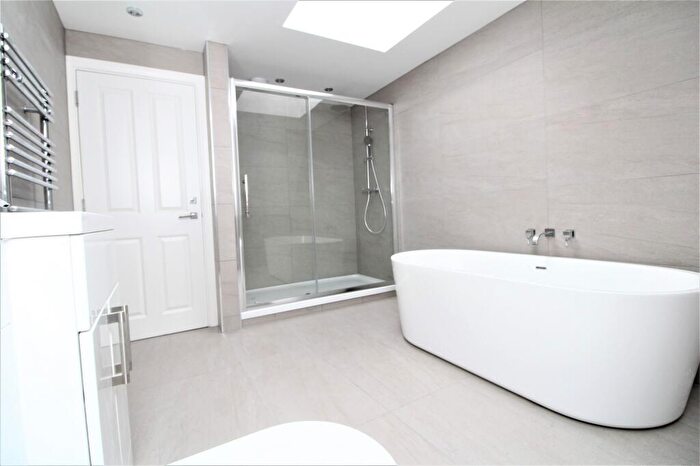 3 Bedroom Apartment To Rent In Rodway Road, Bromley, BR1
