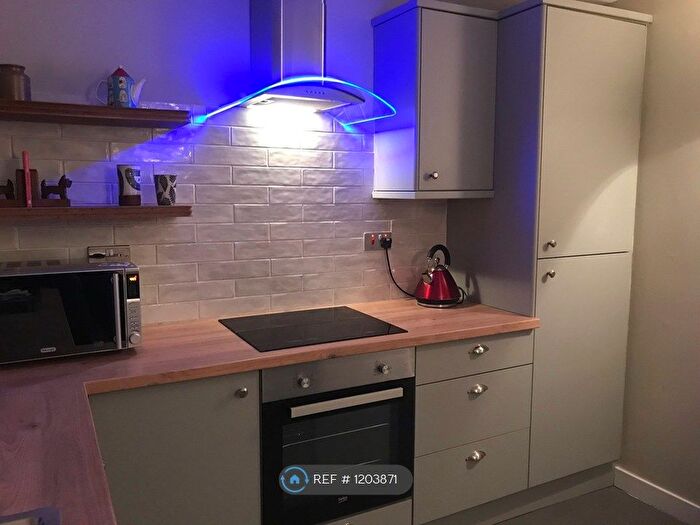 2 Bedroom Flat To Rent In Herbert St, Glasgow, G20