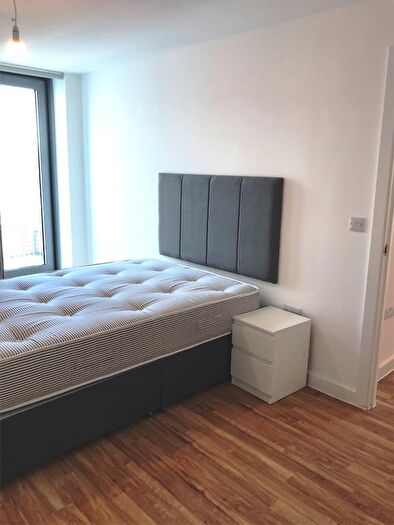 2 Bedroom Flat To Rent In Bedroom Apartment – Michigan Point, Salford Quays, M50