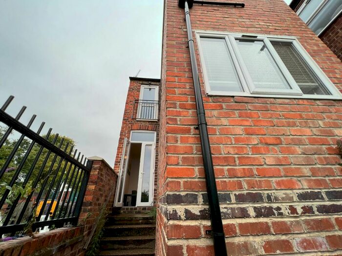 2 Bedroom Apartment To Rent In A Lees Hill Street, Nottingham, NG2