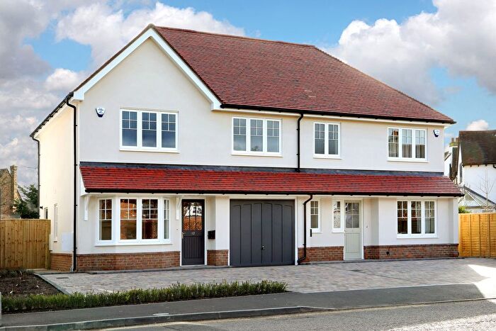 4 Bedroom Semi Detached House For Sale In Baring Crescent, Beaconsfield, Buckinghamshire, HP9