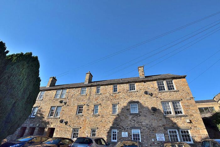 2 Bedroom Flat To Rent In Allans Court, Richmond, DL10