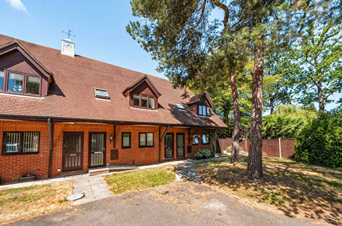 1 Bedroom Maisonette For Sale In Bassett Crescent West, Bassett, Southampton, Hampshire, SO16