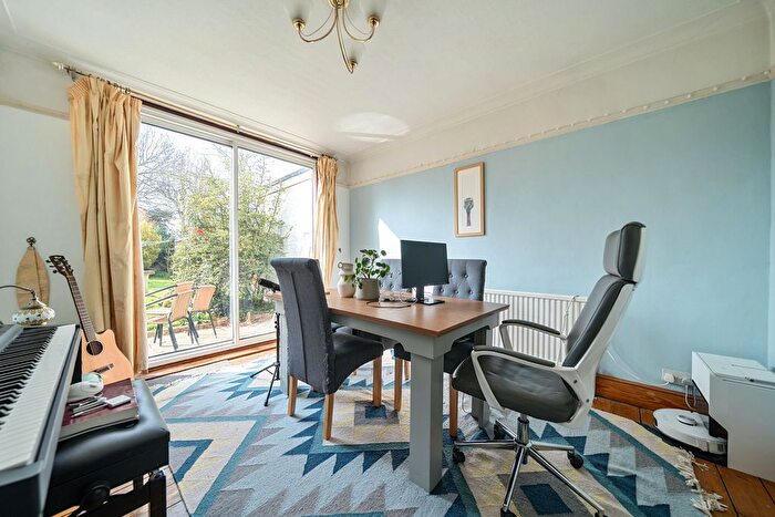 3 Bedroom End Of Terrace House For Sale In Glanville Road, Bromley, Kent, BR2