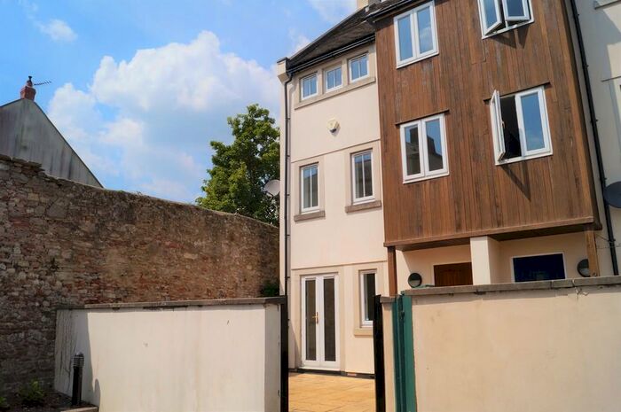 4 Bedroom End Of Terrace House To Rent In Union Street, Wells, BA5