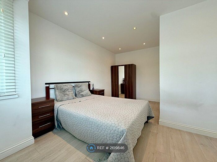 1 Bedroom Flat To Rent In Watford Way, London, NW4