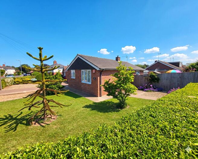 3 Bedroom Bungalow For Sale In Cromwell Avenue, Newport Pagnell, MK16