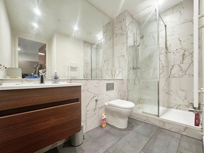 1 Bedroom Flat For Sale In Lightbox Blue, Media City Uk, Salford Quays, M50