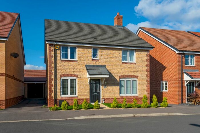 4 Bedroom Detached House To Rent In Reed Street, Didcot, OX11