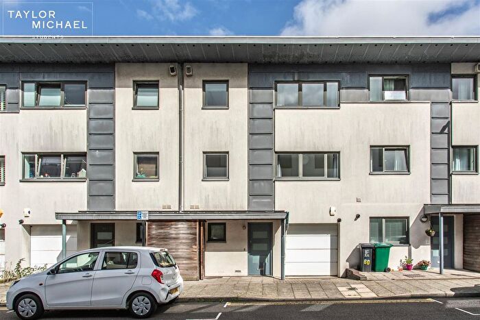 3 Bedroom Terraced House To Rent In Stroudley Road, Brighton, BN1