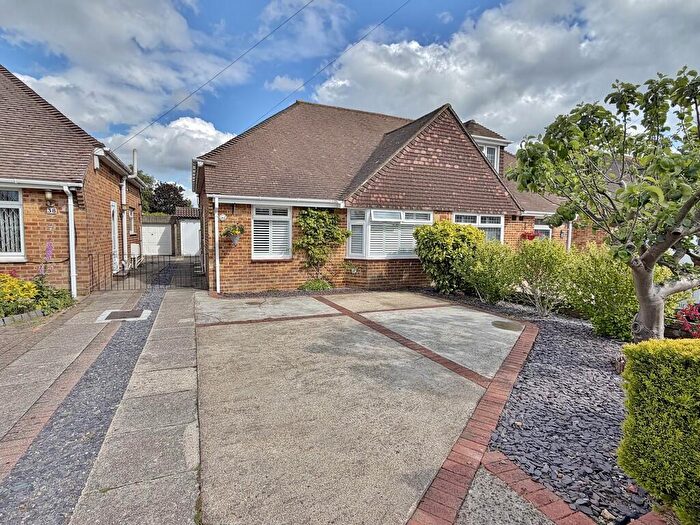 3 Bedroom Semi-Detached Bungalow For Sale In Westlands Grove, Portchester, Fareham, PO16