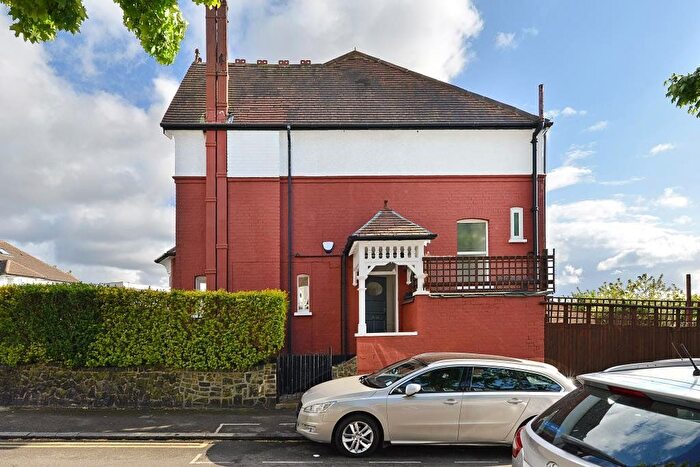 3 Bedroom Property To Rent In Hermiston Avenue, Hornsey, N8