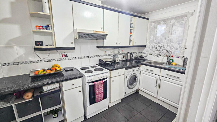 1 Bedroom Flat For Sale In Custom House, London, E16