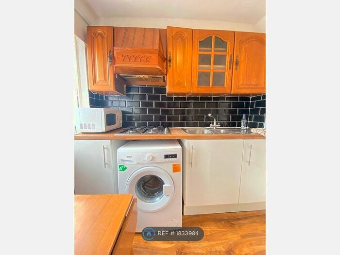 1 Bedroom Flat To Rent In Hounslow, Hounslow, TW3