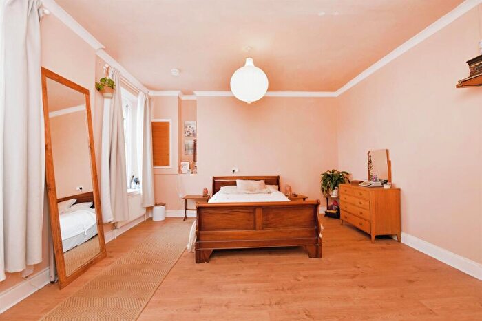 1 Bedroom Flat For Sale In Emma Place, Plymouth, PL1