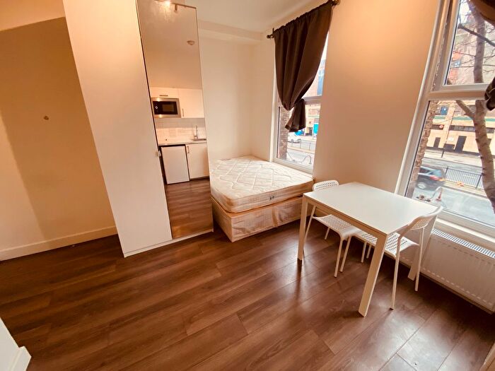 Studio To Rent In Holloway Road, London, N7