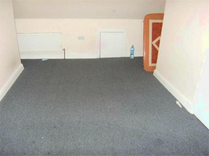 2 Bedroom Property To Rent In Calder Road, Dewsbury, WF13