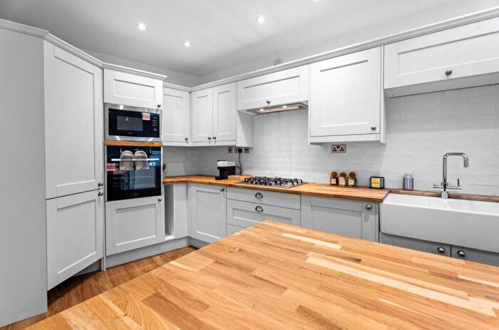 4 Bedroom Property To Rent In Grafton Way, London, W1T