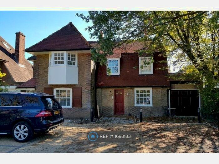 2 Bedroom Flat To Rent In Shortlands Road, Bromley, BR2